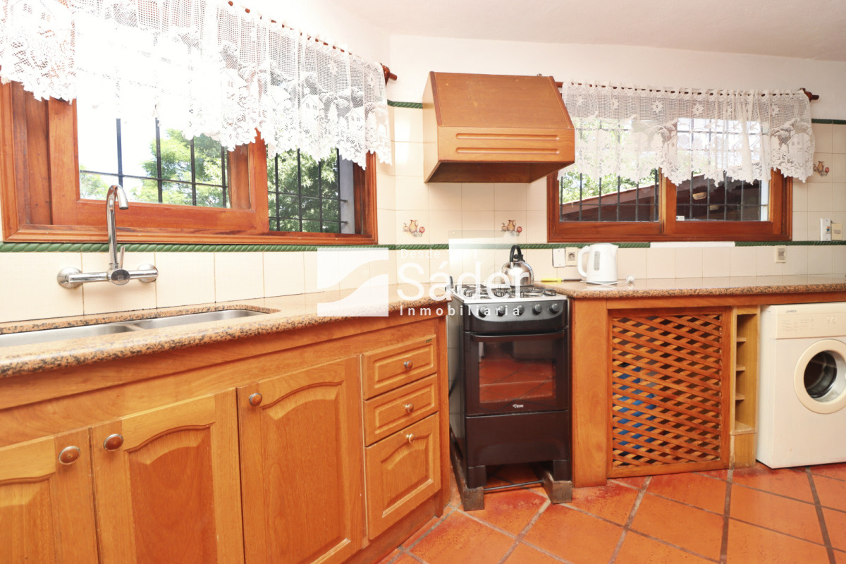 Casa ID.4624 - Hermoso Chalet en venta barrio Marly excelente entorno