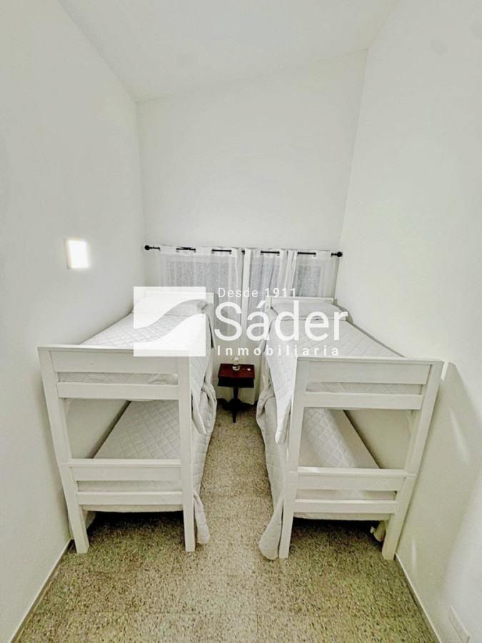 Casa ID.3730 - Alquiler Casa en Pinares 3 dormitorios y servicio. Parada 32