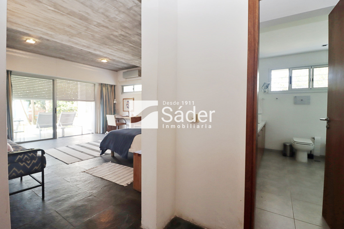 Casa ID.4437 - Casa moderna en Rincón del indio, con Piscina. 4 dorm. 