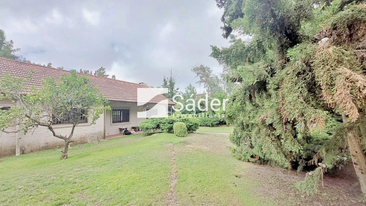 Casa ID.4758 - Casa en Alquiler 3 dormtiorios. Barrio Marly con Jardín y Piscina