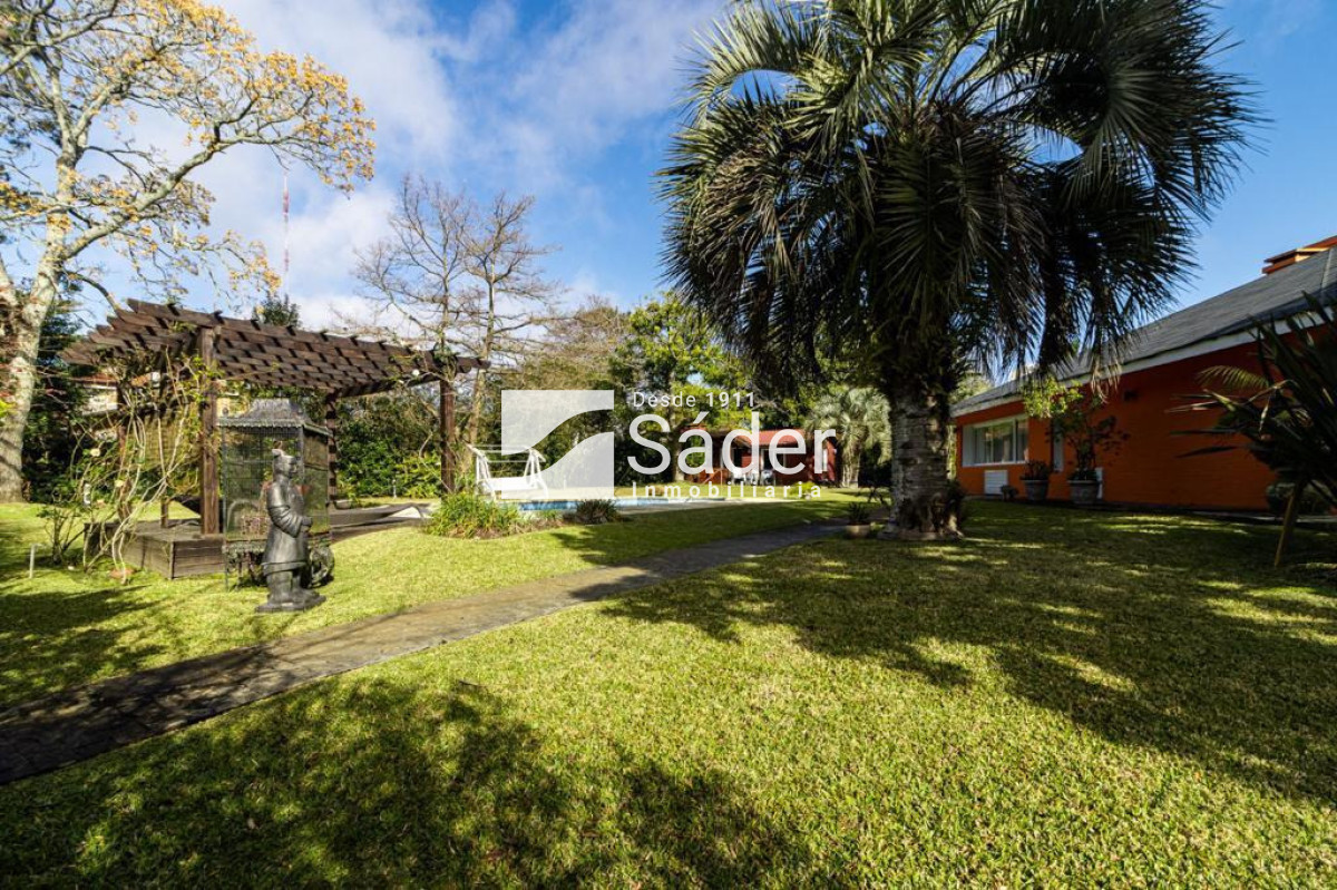 Casa ID.4412 - Casa con piscina en zona Cantegril.