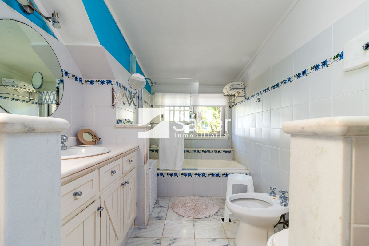 Casa ID.2888 - Casa en venta Lugano 5 dormitorios 