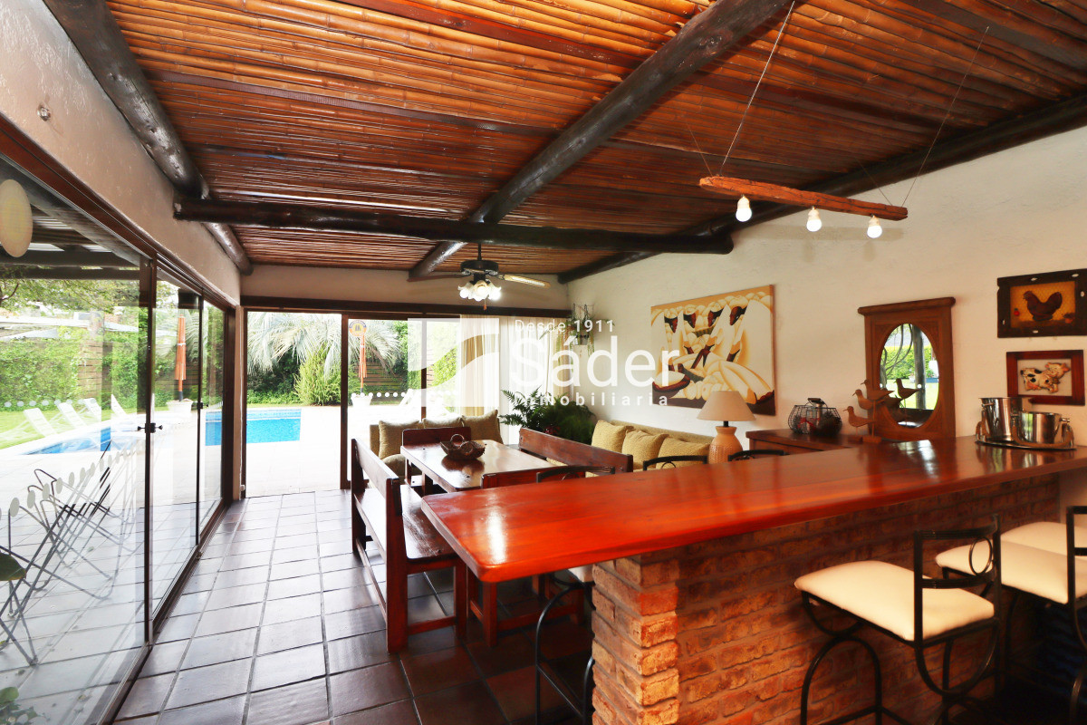 Casa ID.2389 - Casa en venta y alquiler Pinares 3 dormitorios