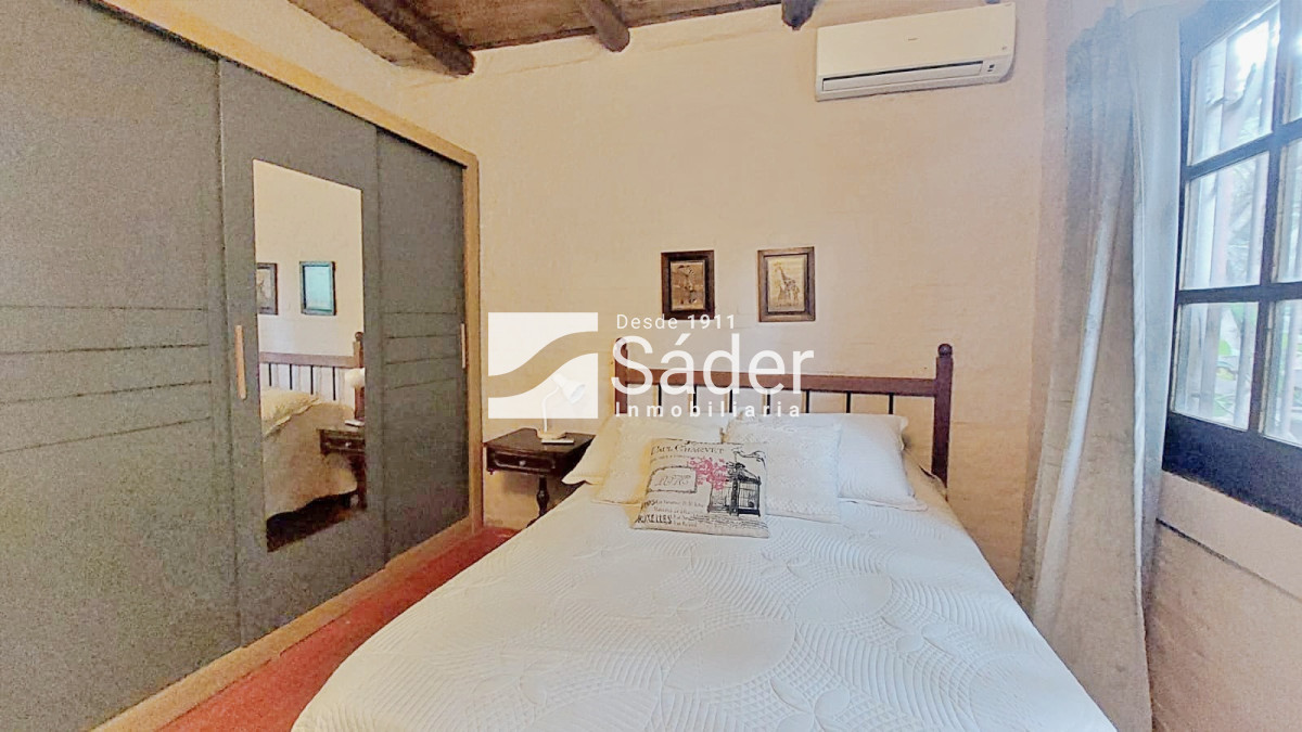 Casa ID.4758 - Casa en Alquiler 3 dormtiorios. Barrio Marly con Jardín y Piscina