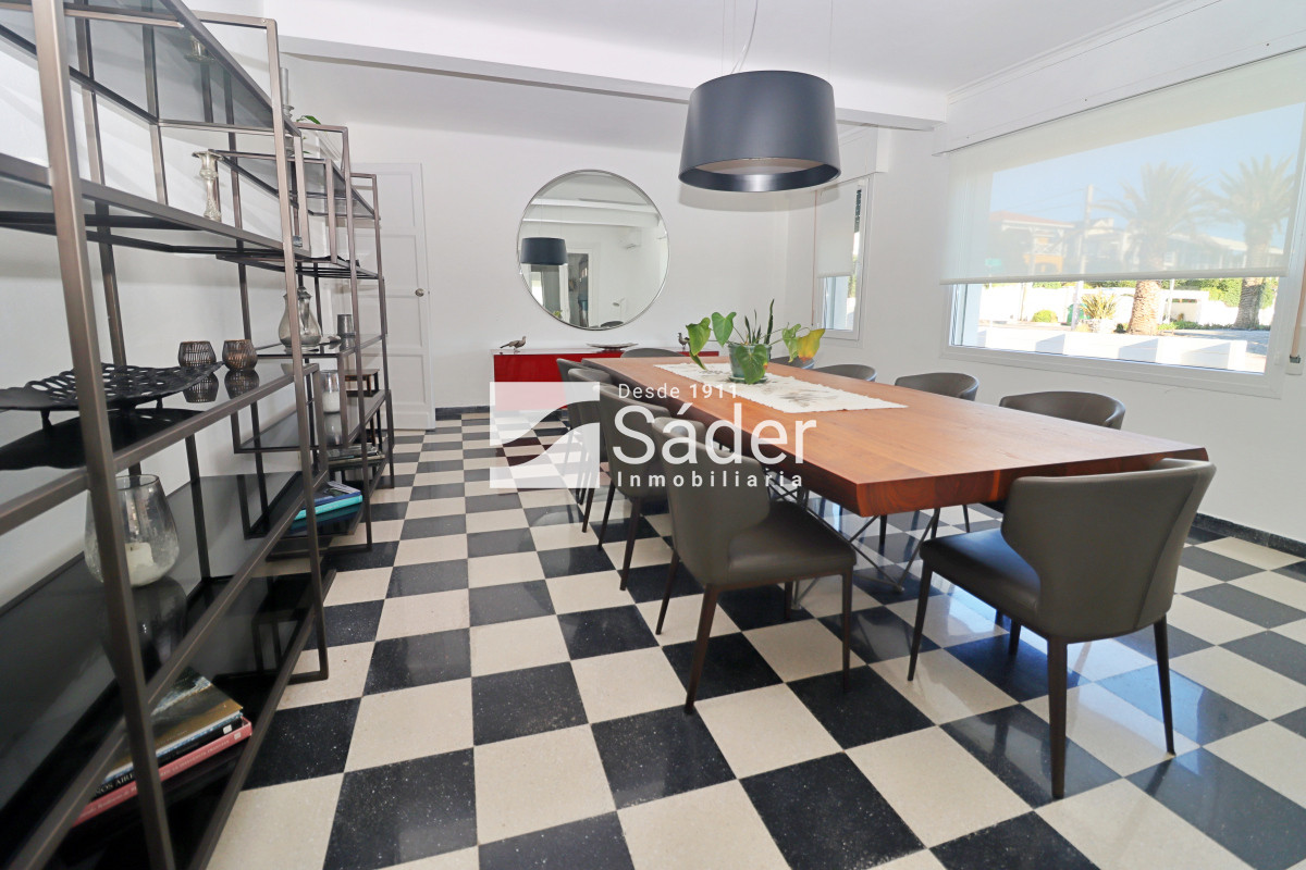 Casa ID.4364 - Casa en peninsula, primera linea frente al mar