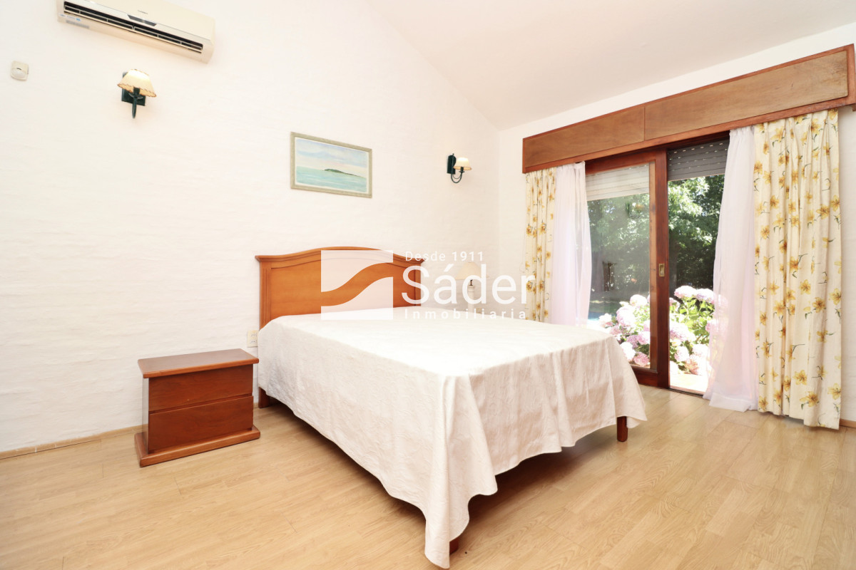 Casa ID.4624 - Hermoso Chalet en venta barrio Marly excelente entorno