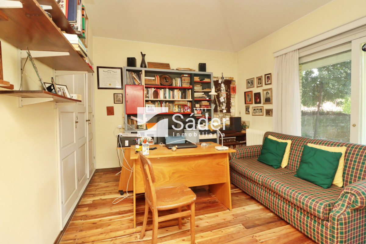 Casa ID.4517 - Espectacular casa en venta en Playa Mansa estilo clásico buena categoría