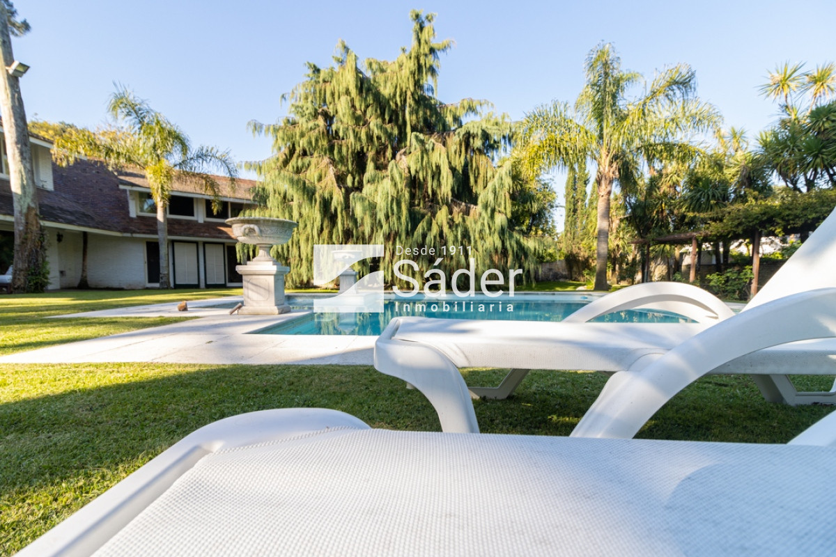 Casa ID.2289 - Casa en venta Playa Mansa 5 dormitorios 