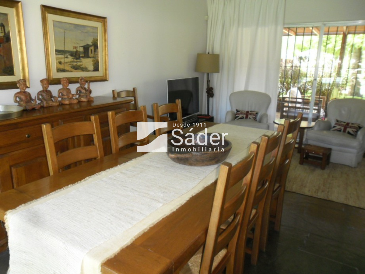 Casa ID.1874 - Casa en venta Pinares 4 dormitorios
