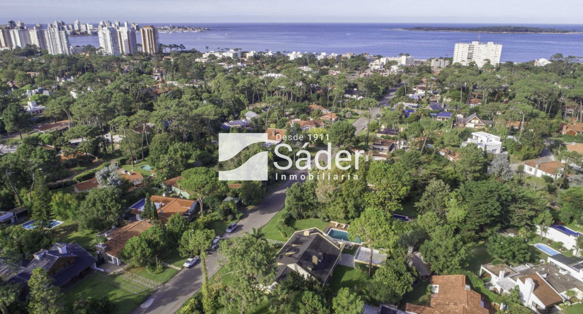 Casa ID.3385 - Casa en venta Playa Mansa 