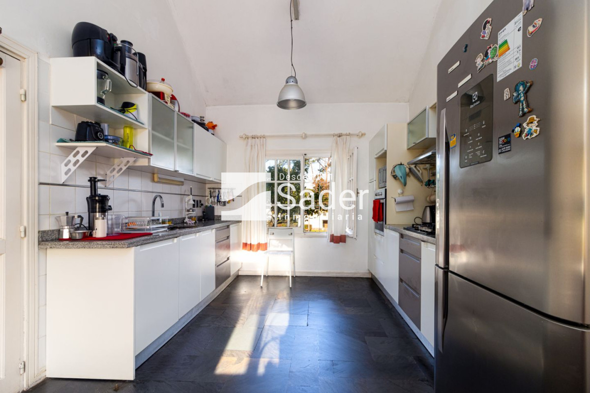 Casa ID.3387 - Casa en venta Playa Mansa 6 dormitorios