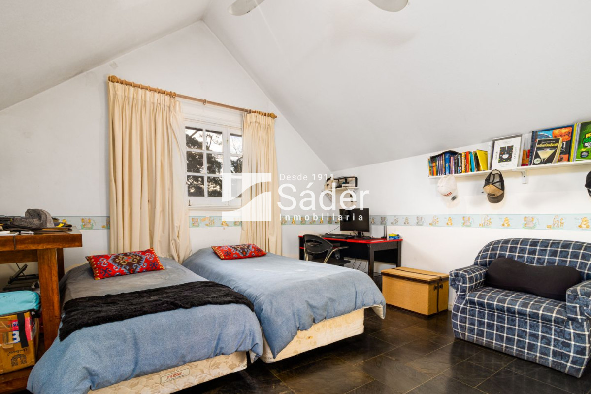 Casa ID.3387 - Casa en venta Playa Mansa 6 dormitorios