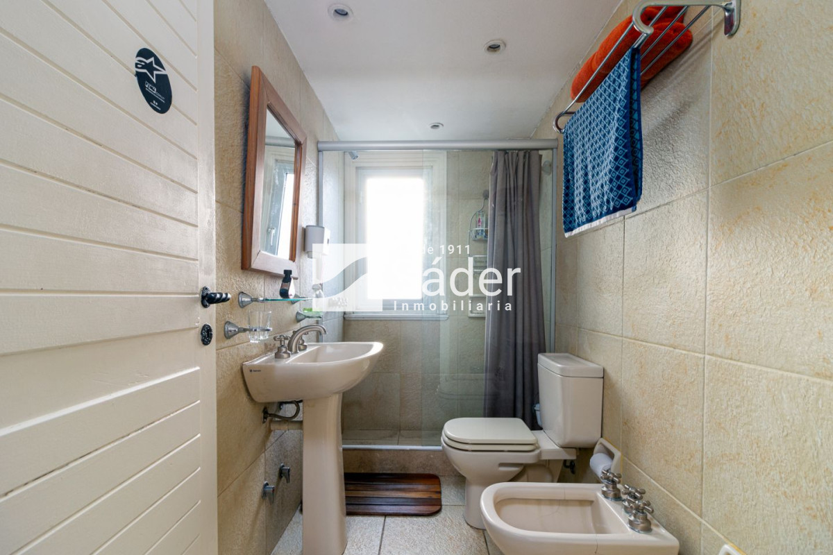 Casa ID.3387 - Casa en venta Playa Mansa 6 dormitorios