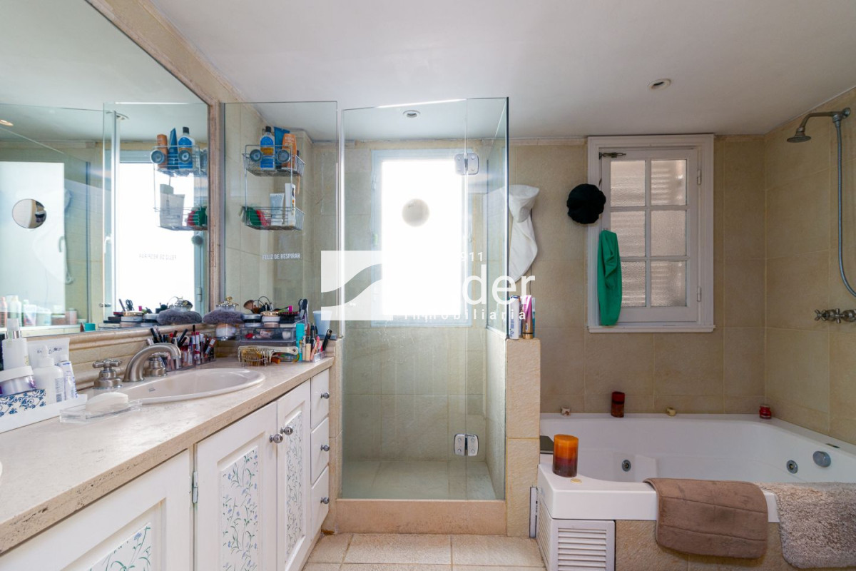 Casa ID.3387 - Casa en venta Playa Mansa 6 dormitorios