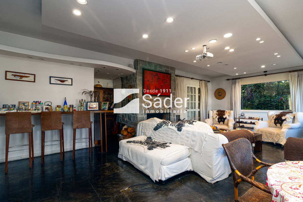 Casa ID.3387 - Casa en venta Playa Mansa 6 dormitorios