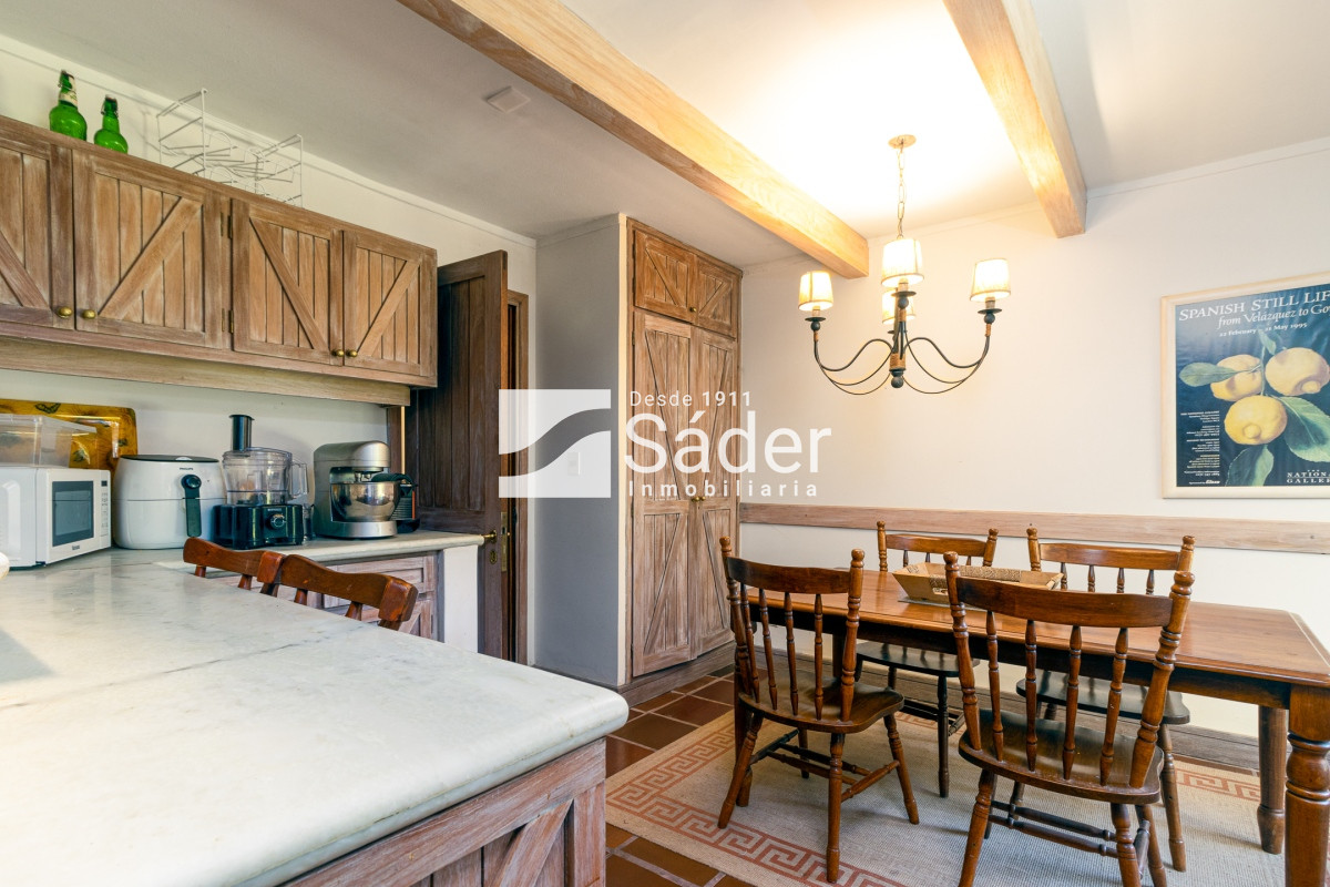Casa ID.2888 - Casa en venta Lugano 5 dormitorios 