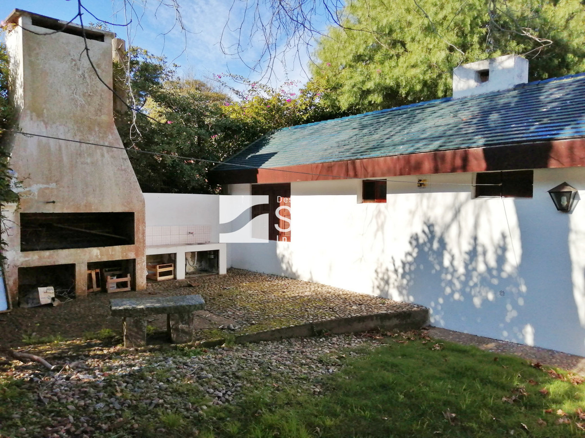 Casa ID.2429 - Casa en venta y alquiler. Pinares 2 dormitorios