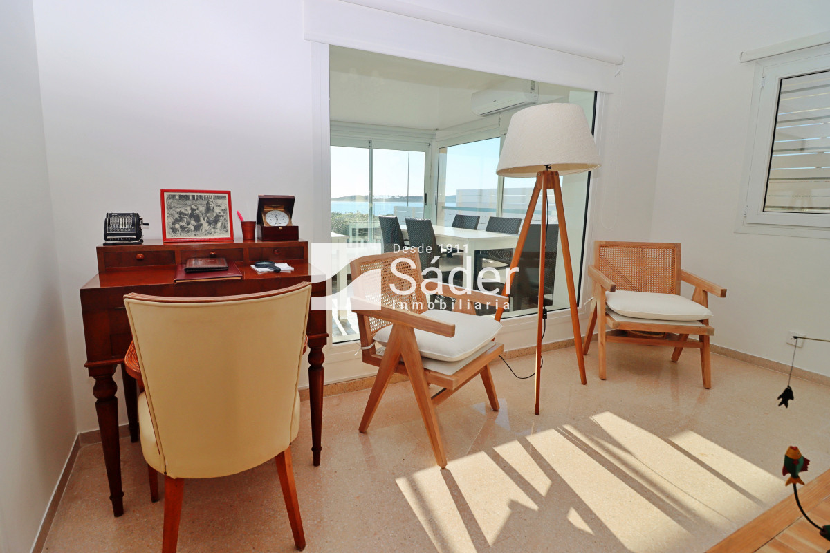 Casa ID.4364 - Casa en peninsula, primera linea frente al mar