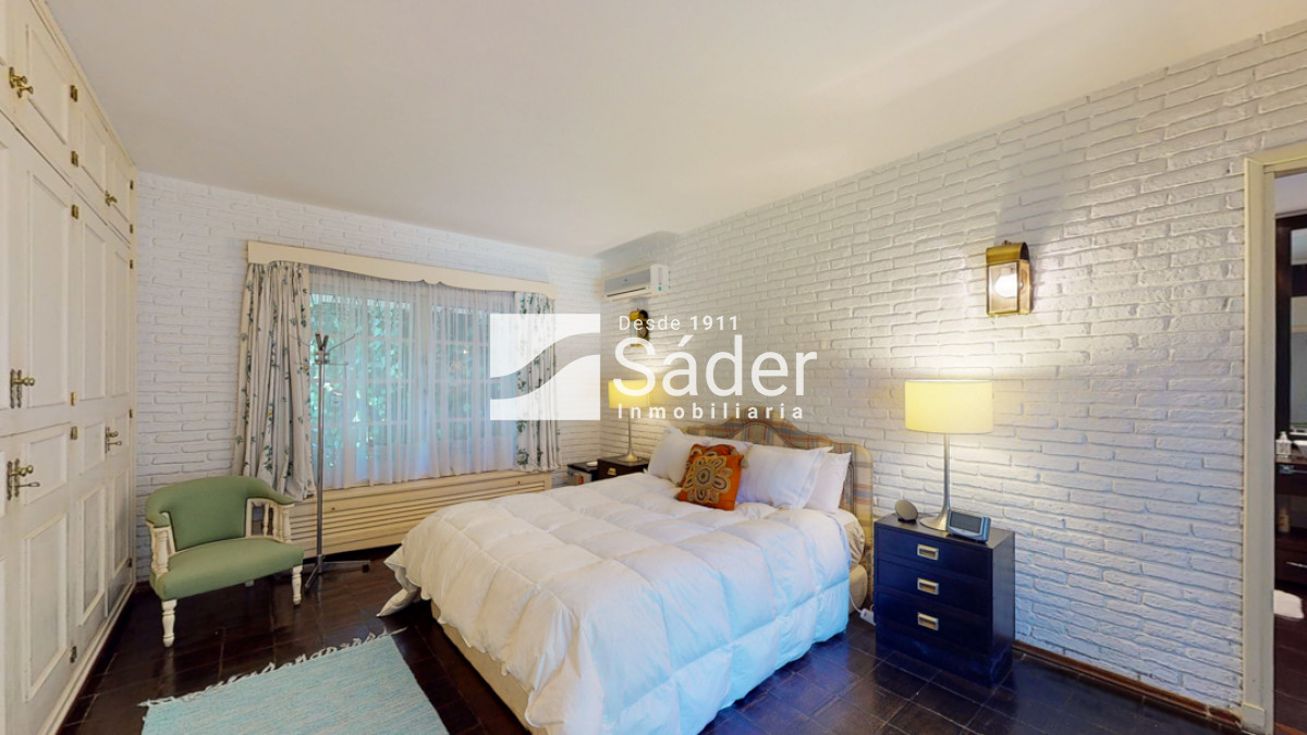 Casa ID.2289 - Casa en venta Playa Mansa 5 dormitorios 