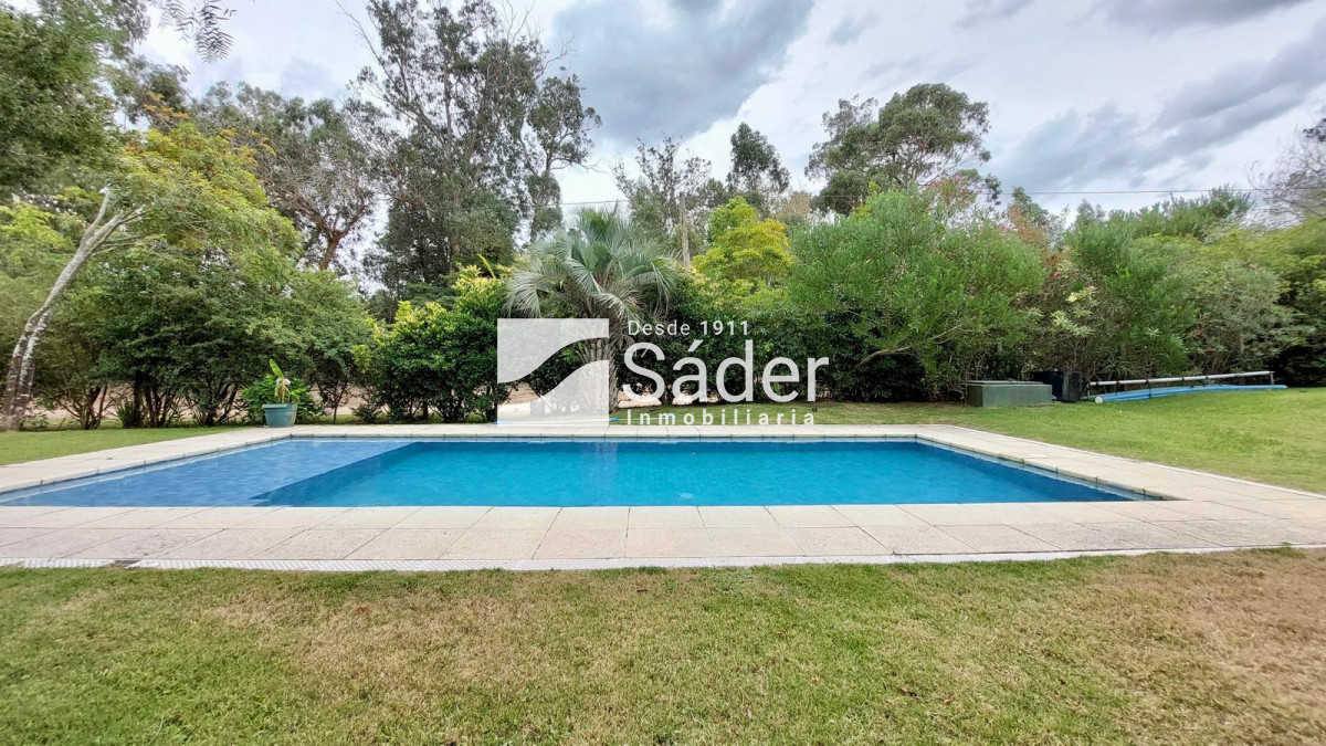 Casa ID.4604 - Casa en Rincón del Indio, alquiler y venta. 3 Suites, Amplio Jardín, Piscina y Parrillero 