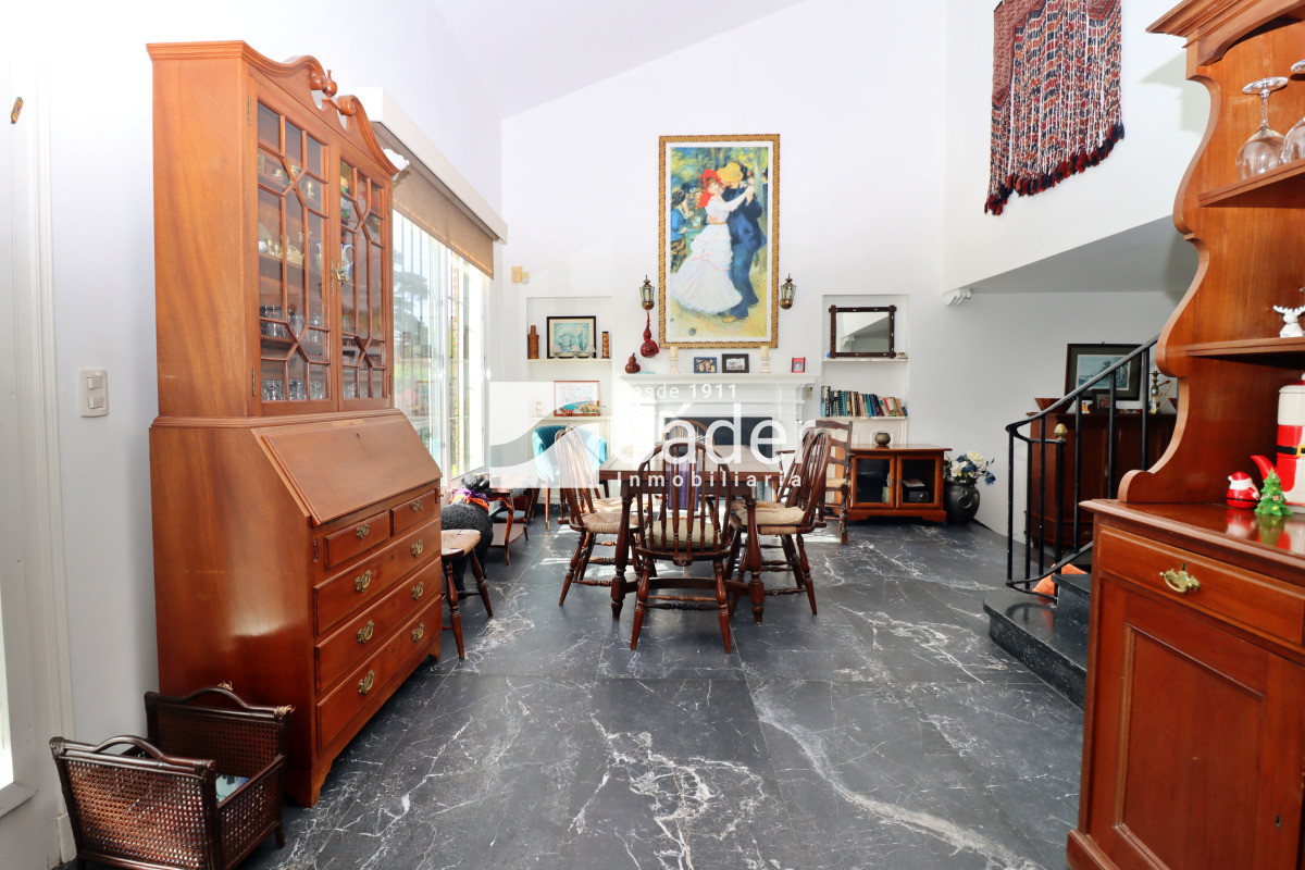 Casa ID.4330 - Casa en playa mansa. 4 dorm. 