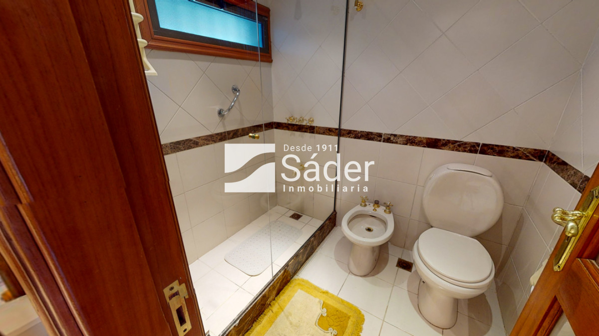 Casa ID.759 - Casa en venta y alquiler Playa Mansa 5 dormitorios