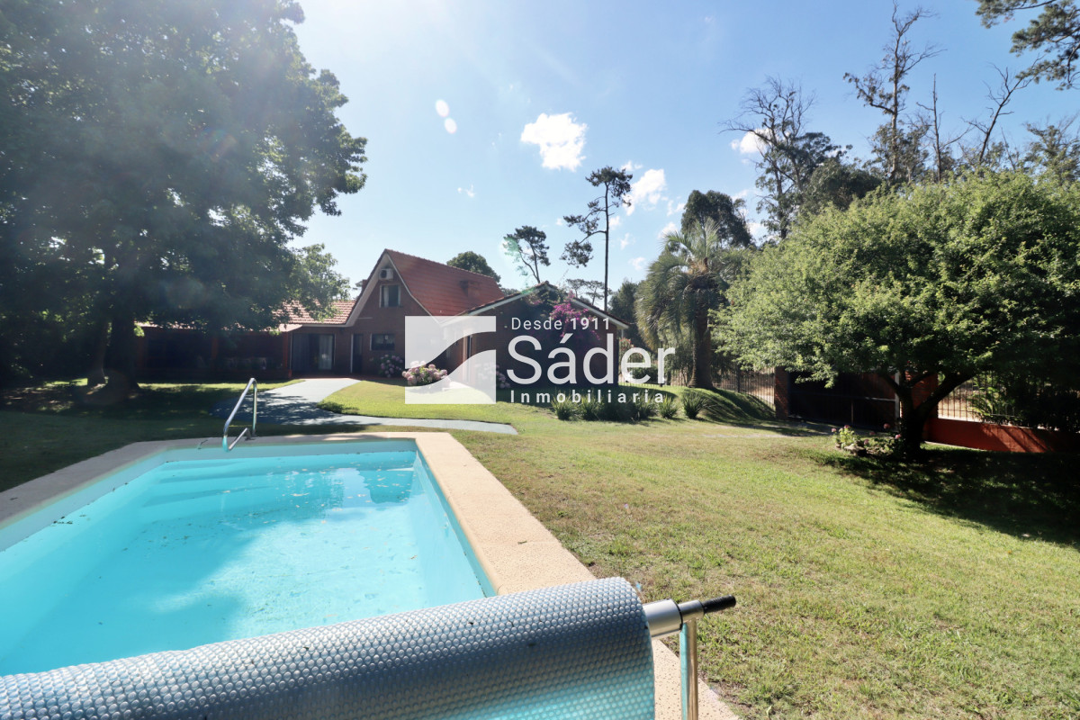 Casa ID.4624 - Hermoso Chalet en venta barrio Marly excelente entorno