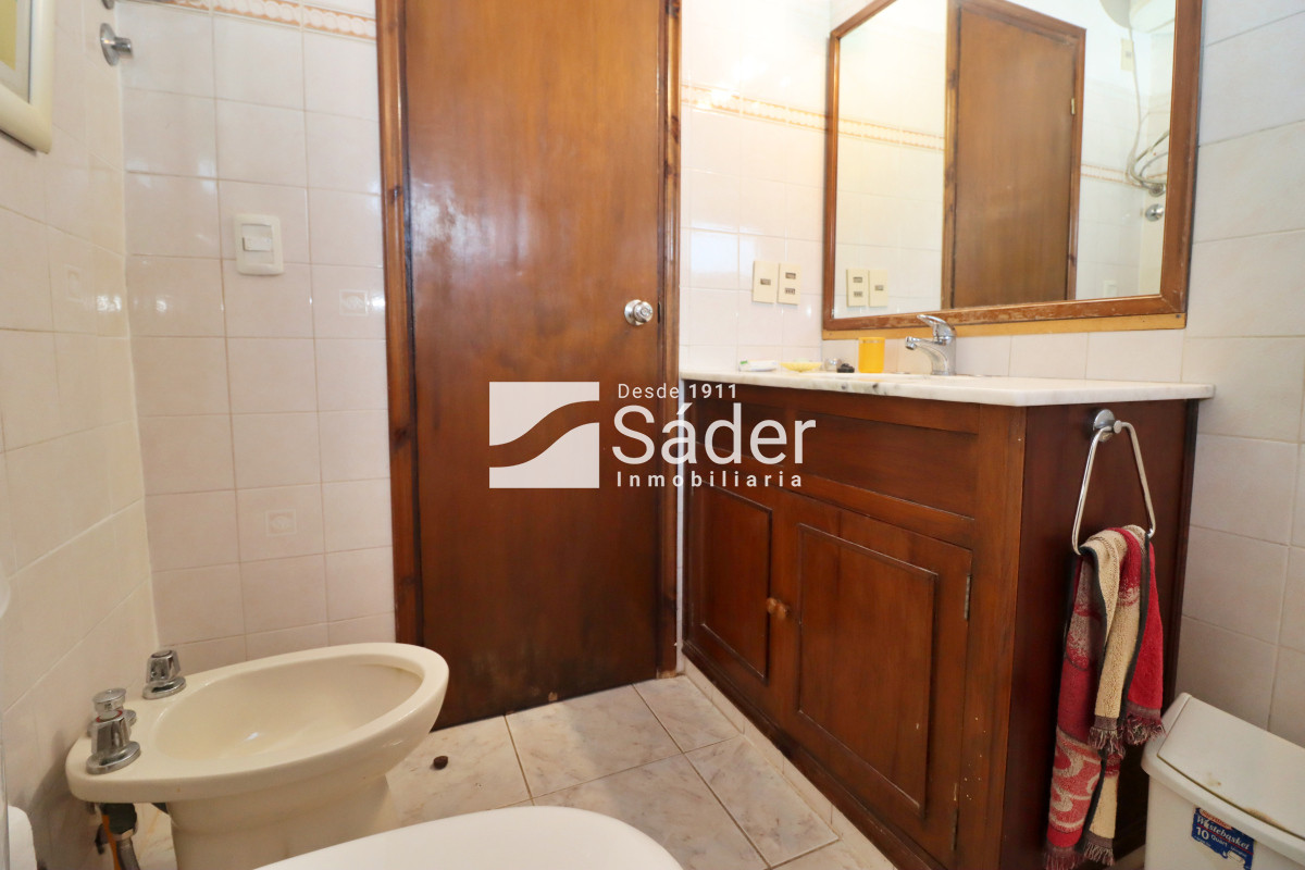 Casa ID.4192 - Chalet estilo tradicional en Pinares con gran terreno y vistas al mar