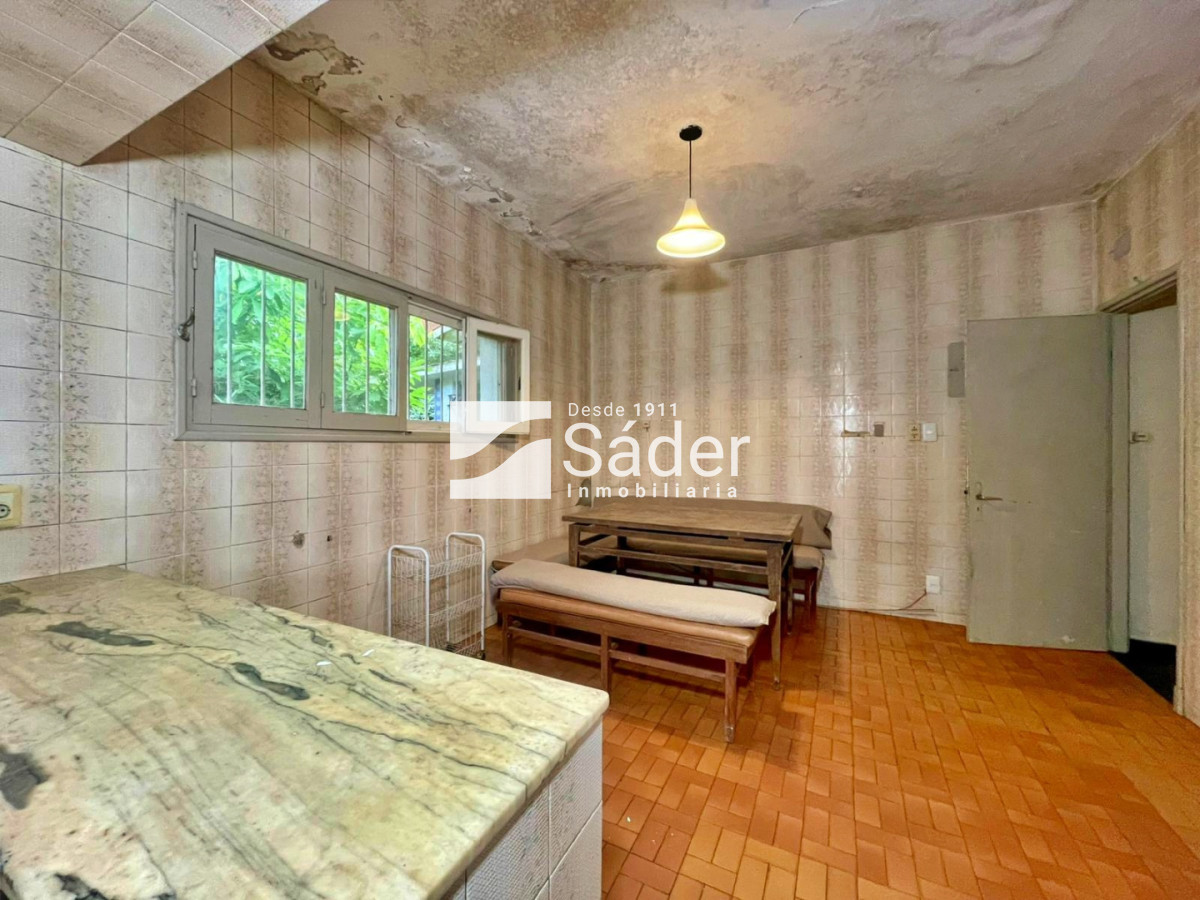 Casa ID.4852 - Una propiedad con historia y carácter, en una ubicación privilegiada de Playa Mansa