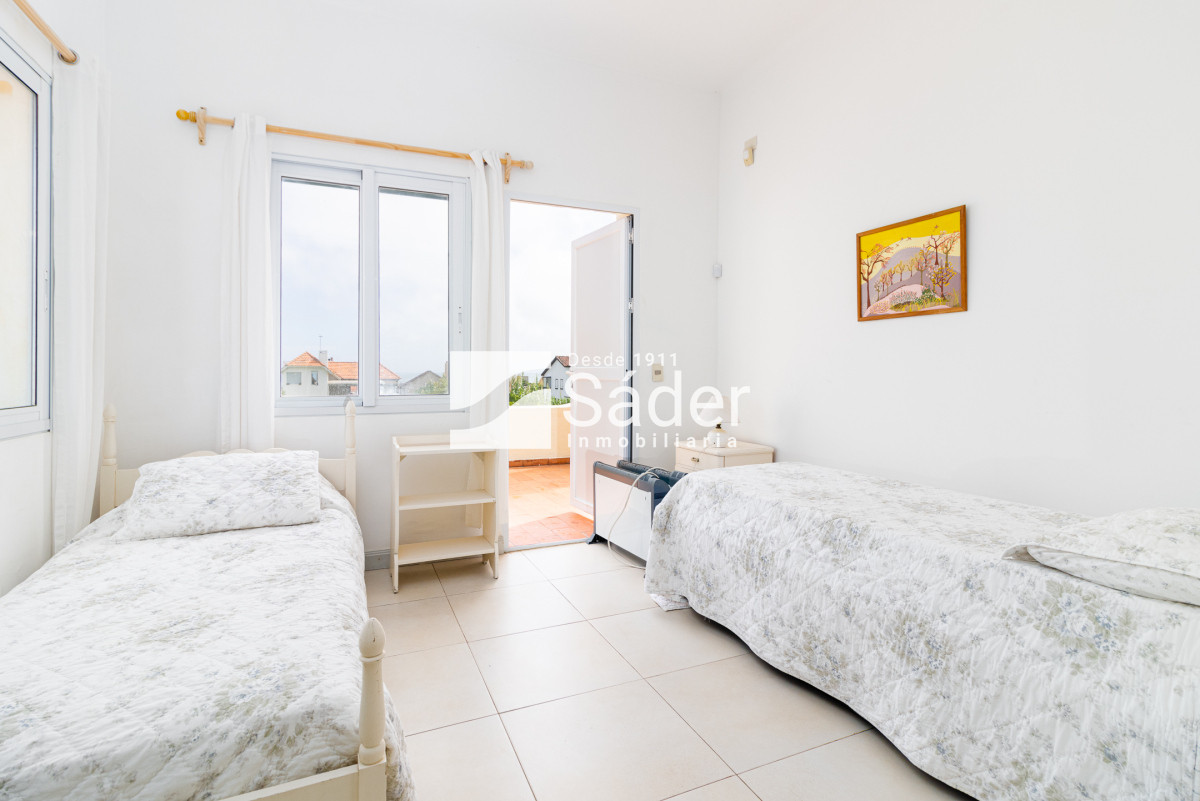 Casa ID.827 - Casa en venta y alquiler Peninsula 4 dormitorios