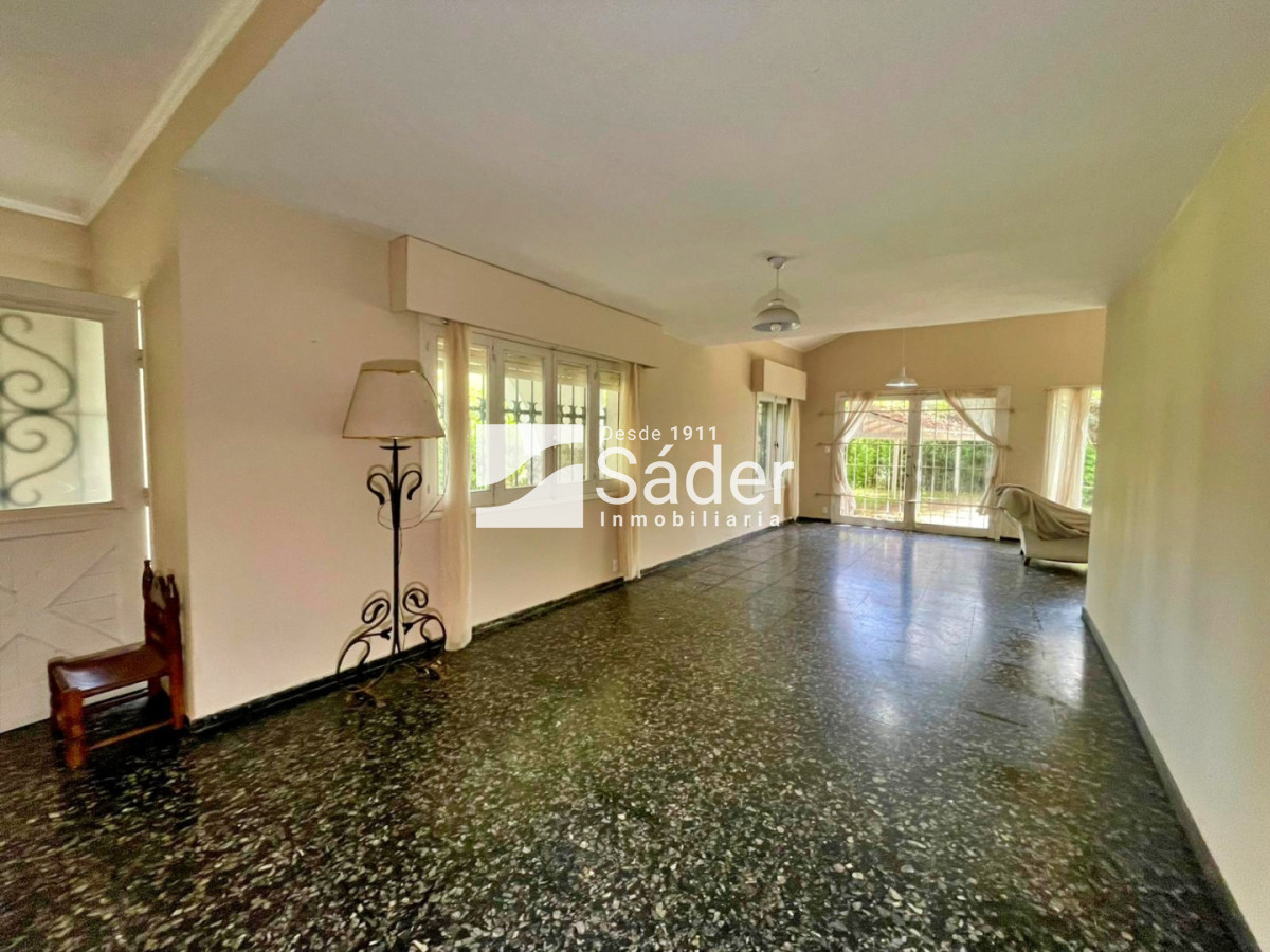 Casa ID.4852 - Una propiedad con historia y carácter, en una ubicación privilegiada de Playa Mansa