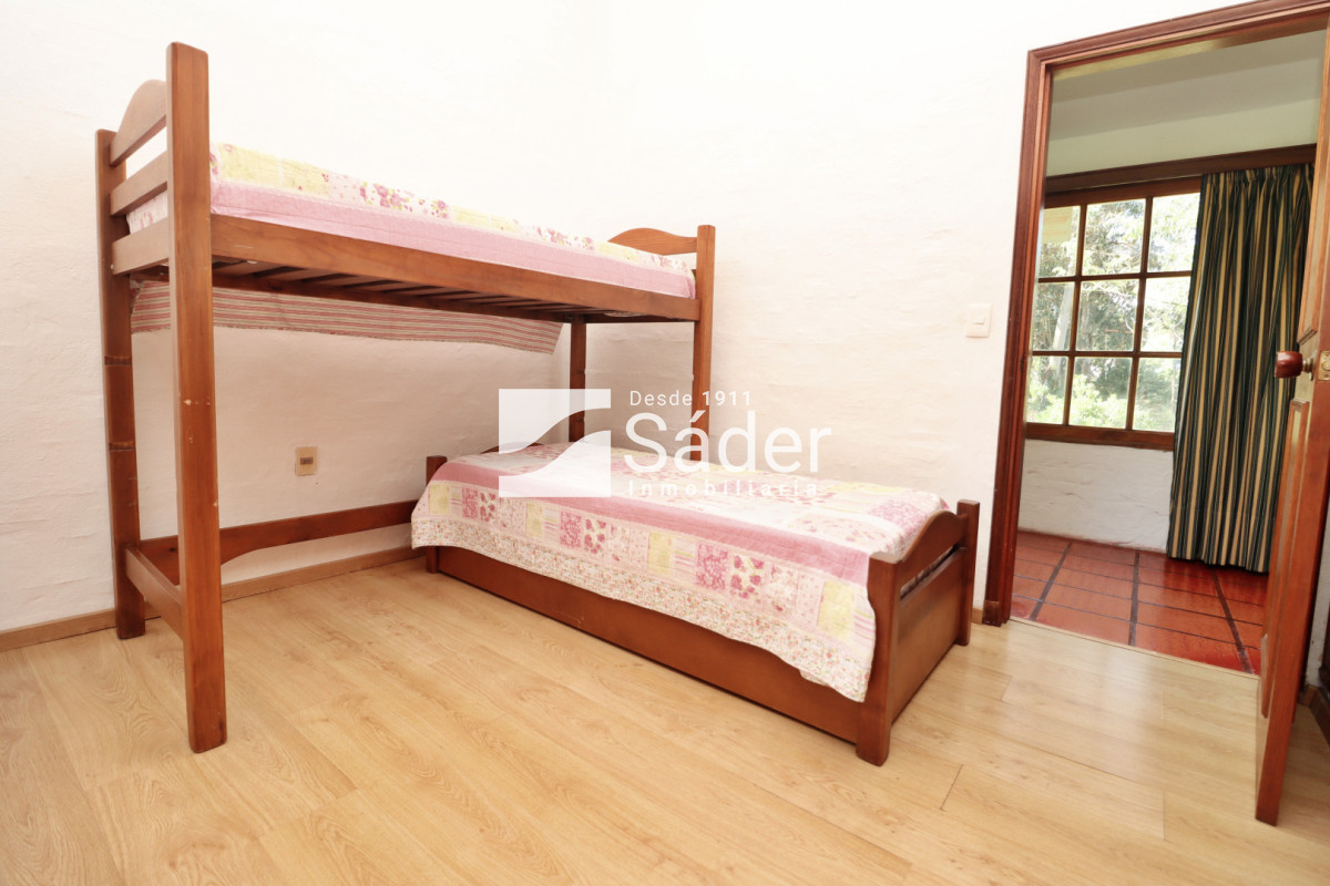 Casa ID.4624 - Hermoso Chalet en venta barrio Marly excelente entorno