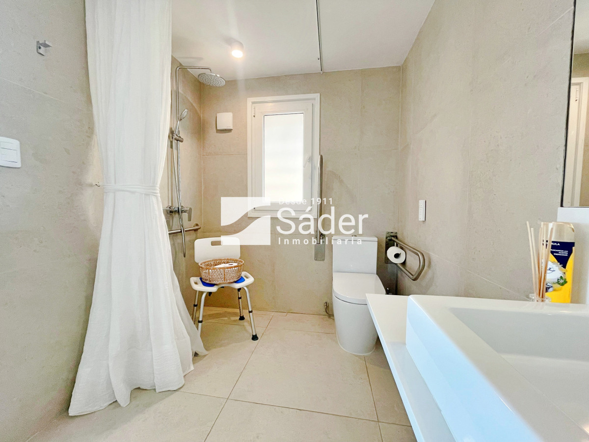 Casa ID.4364 - Casa en peninsula, primera linea frente al mar