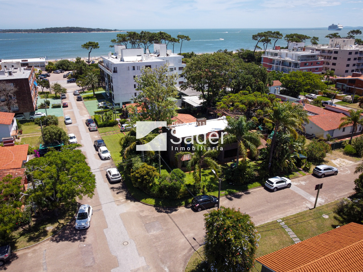 Casa ID.3732 - Ubicación privilegiada, a solo 100 metros del mar en Playa Mansa