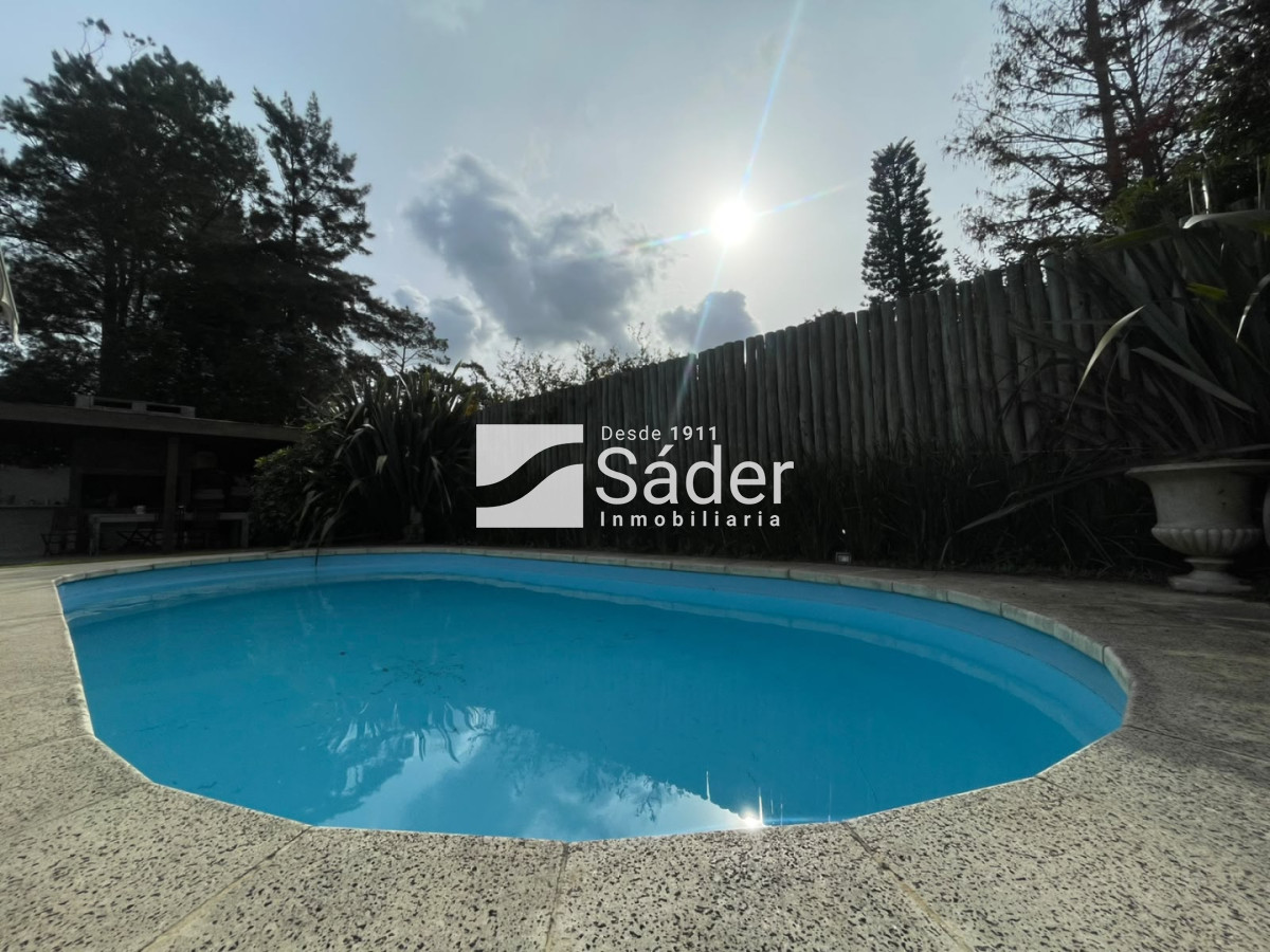 Casa ID.4973 - Excelente casa en Pinares. 3 suites, piscina y parrillero 