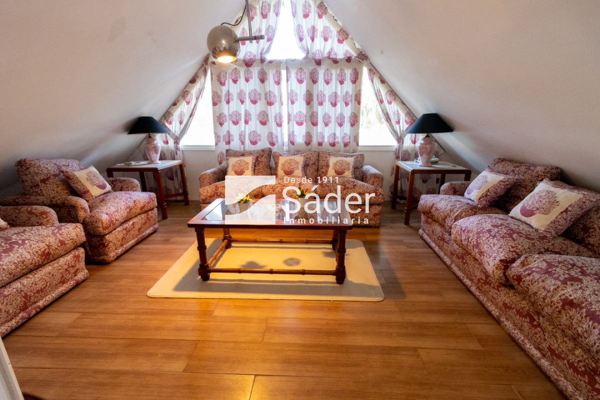 Casa ID.2289 - Casa en venta Playa Mansa 5 dormitorios 