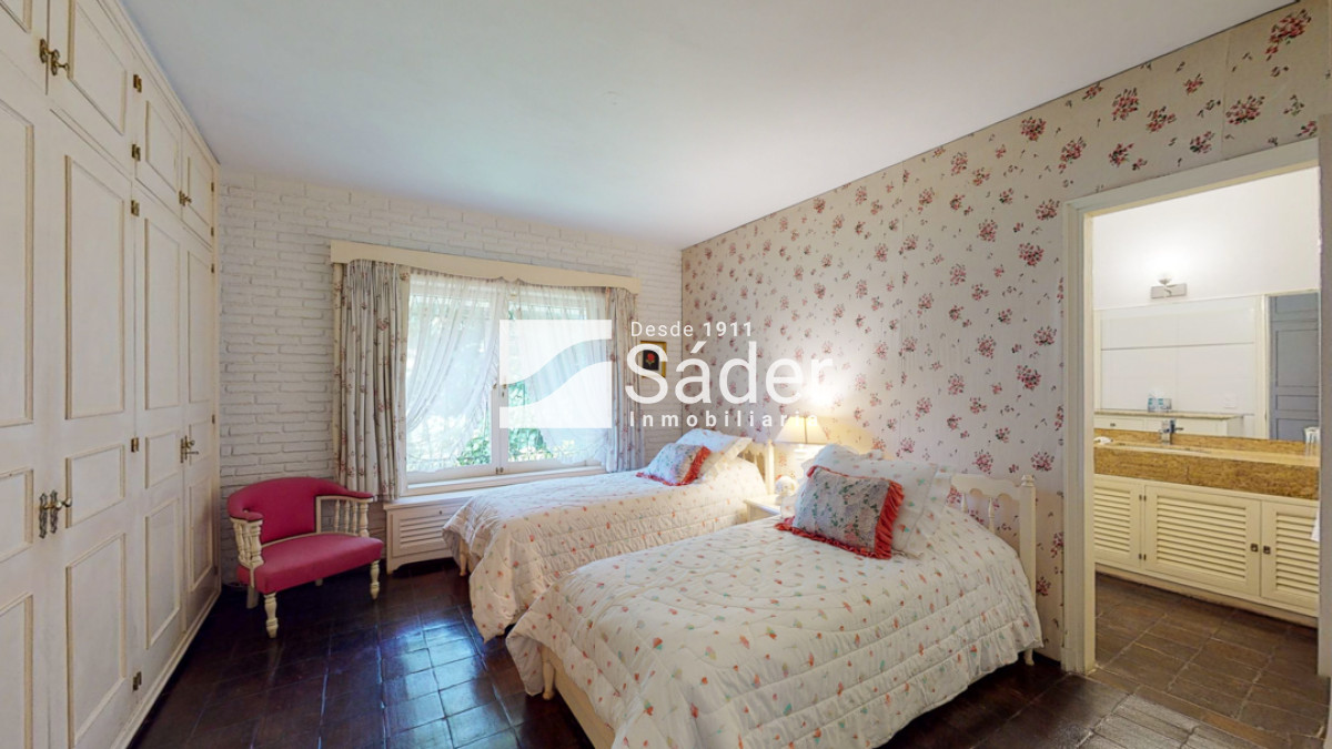 Casa ID.2289 - Casa en venta Playa Mansa 5 dormitorios 