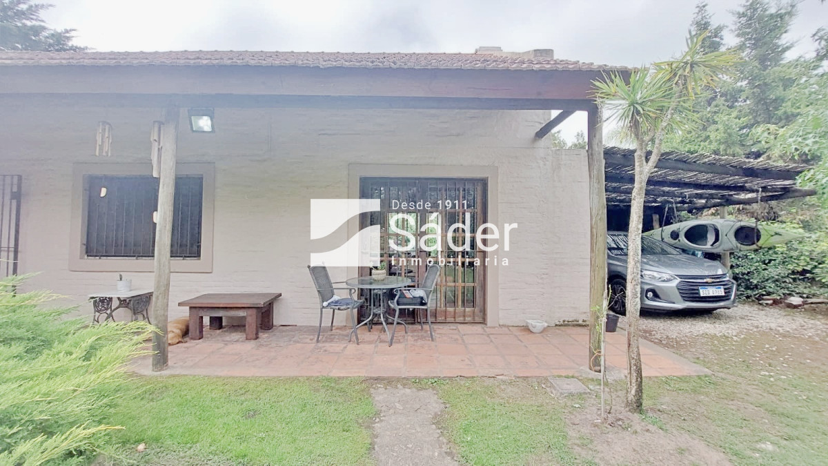 Casa ID.4758 - Casa en Alquiler 3 dormtiorios. Barrio Marly con Jardín y Piscina