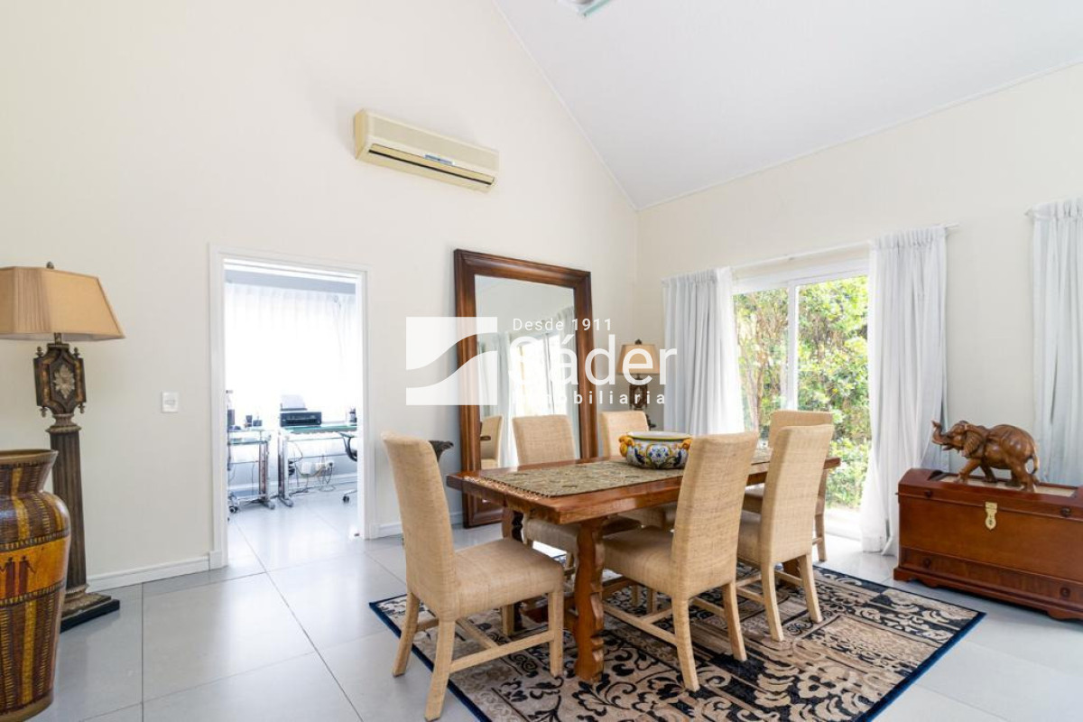 Casa ID.4412 - Casa con piscina en zona Cantegril.