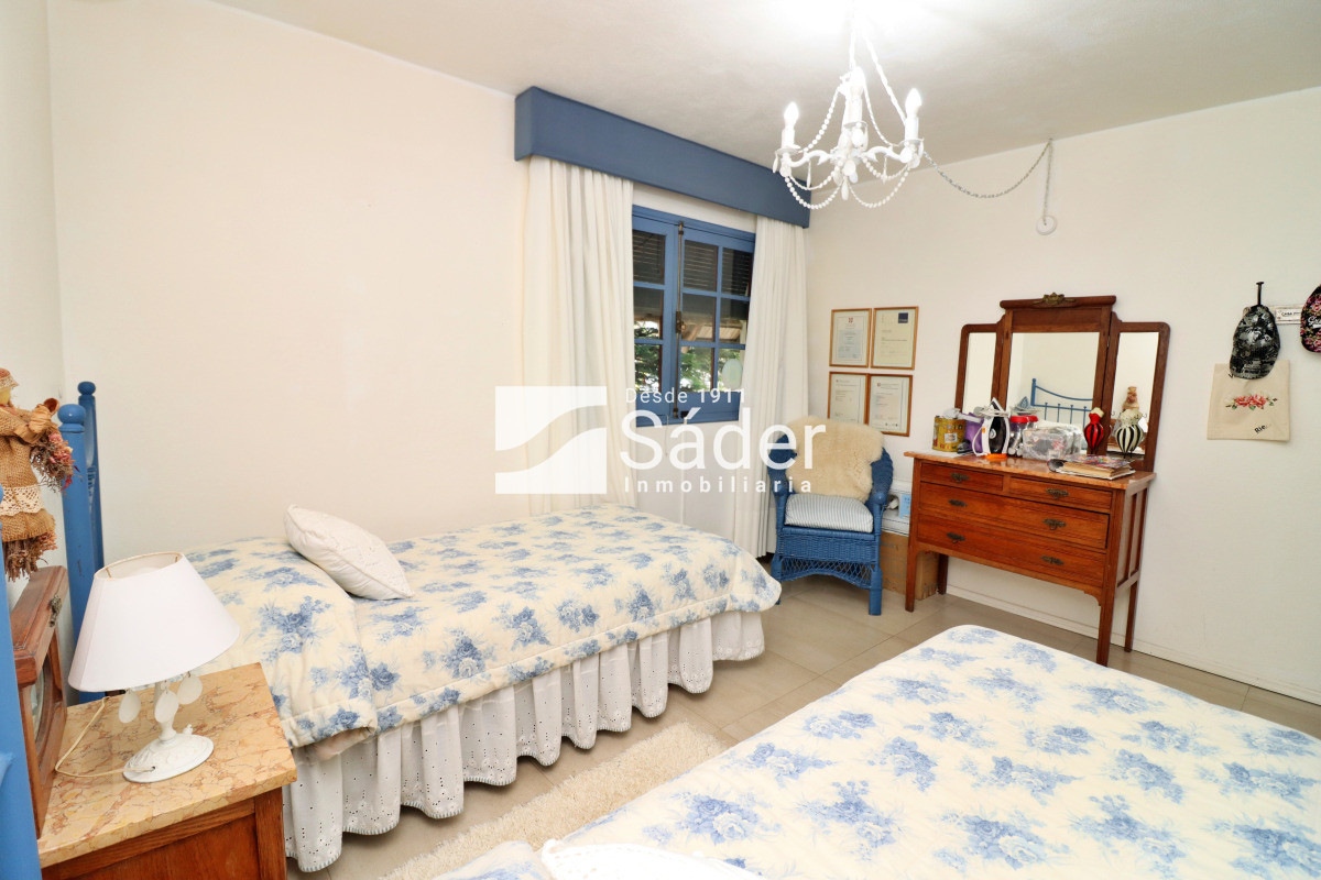 Casa ID.2389 - Casa en venta y alquiler Pinares 3 dormitorios