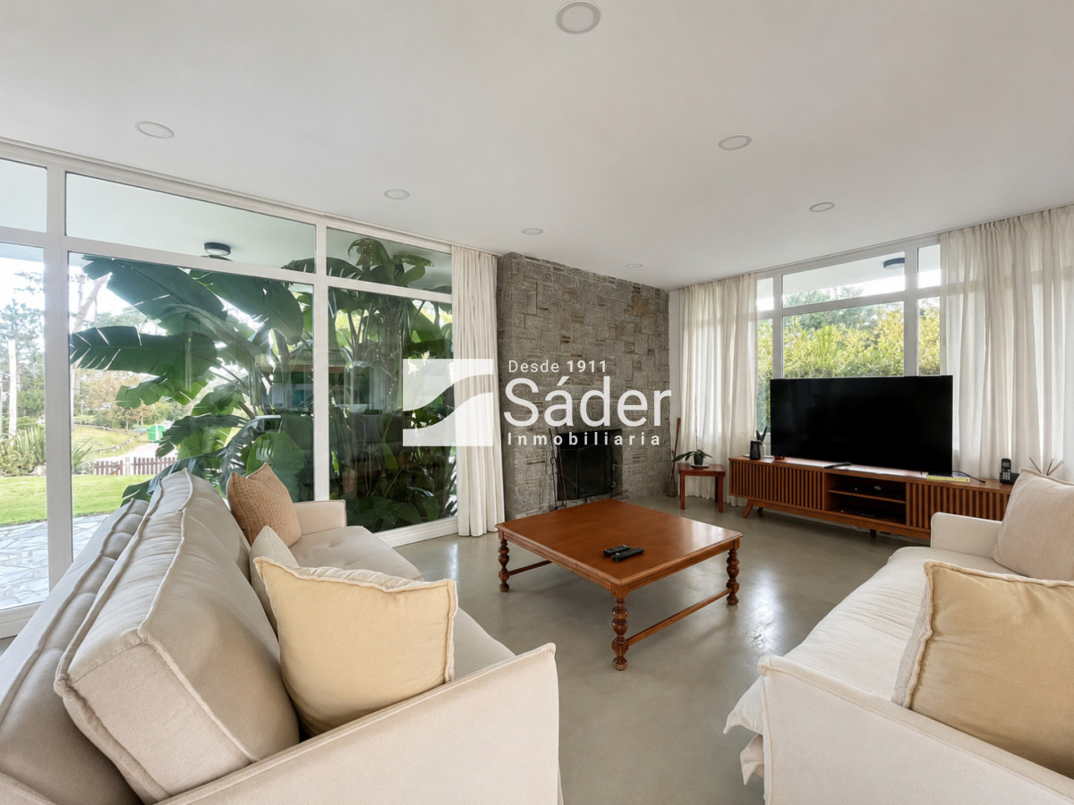 Casa ID.4973 - Excelente casa en Pinares. 3 suites, piscina y parrillero 