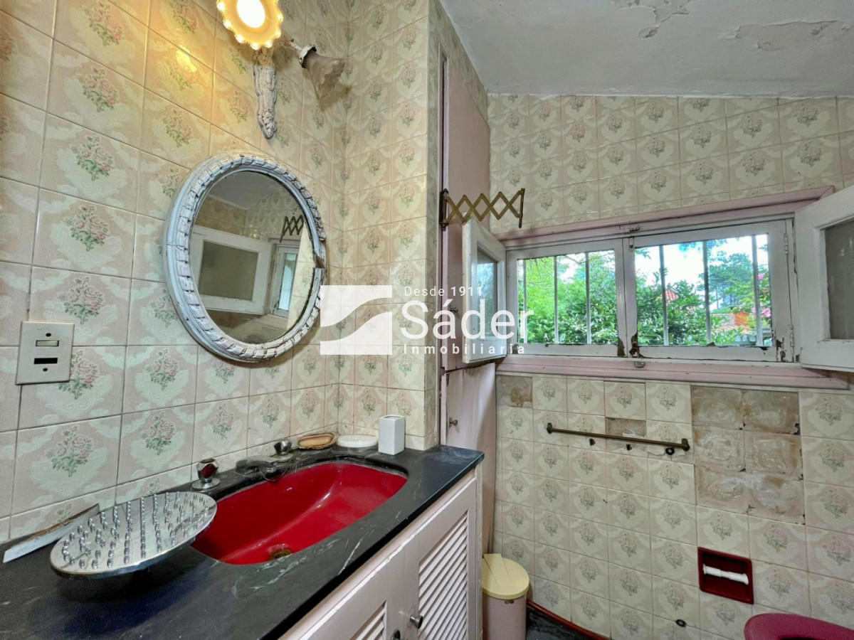 Casa ID.4852 - Una propiedad con historia y carácter, en una ubicación privilegiada de Playa Mansa