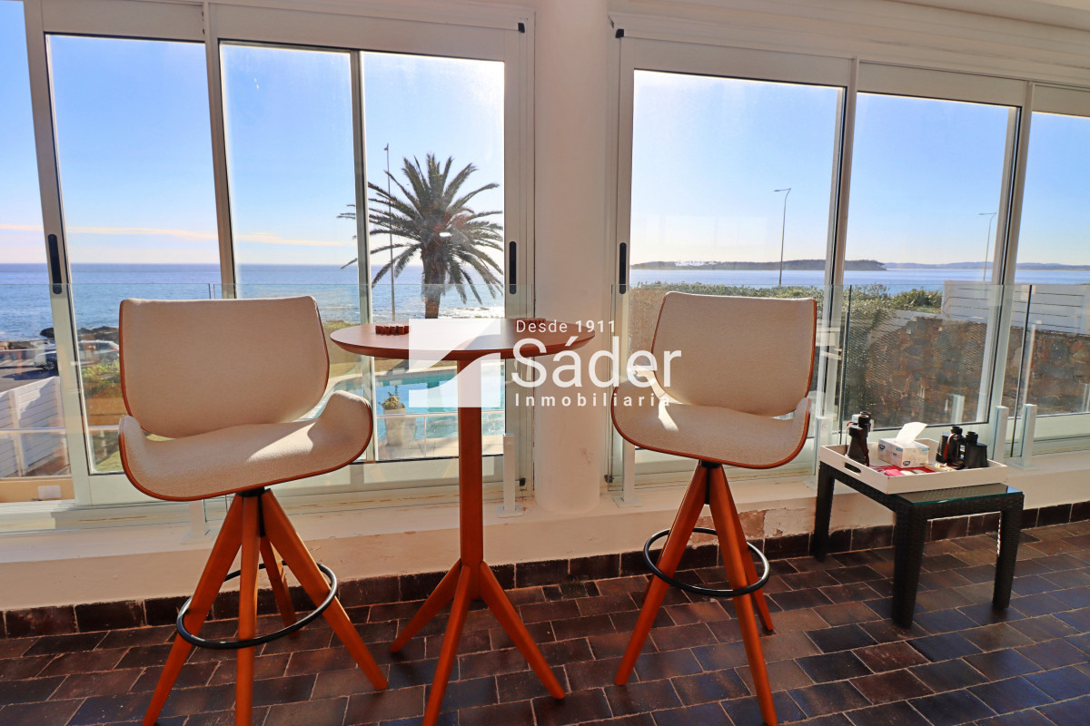 Casa ID.4364 - Casa en peninsula, primera linea frente al mar