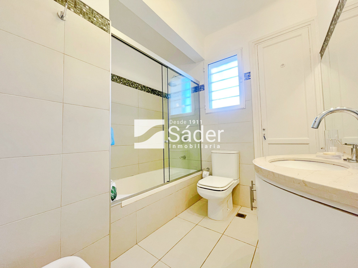 Casa ID.4364 - Casa en peninsula, primera linea frente al mar