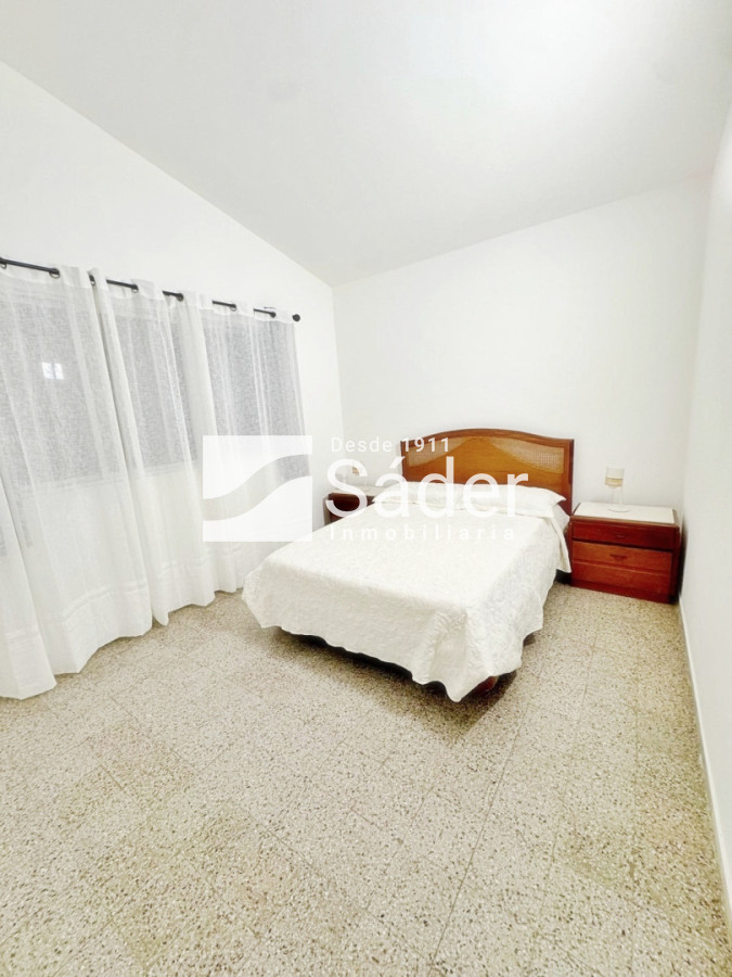 Casa ID.3730 - Alquiler Casa en Pinares 3 dormitorios y servicio. Parada 32