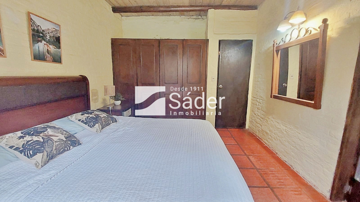 Casa ID.4758 - Casa en Alquiler 3 dormtiorios. Barrio Marly con Jardín y Piscina