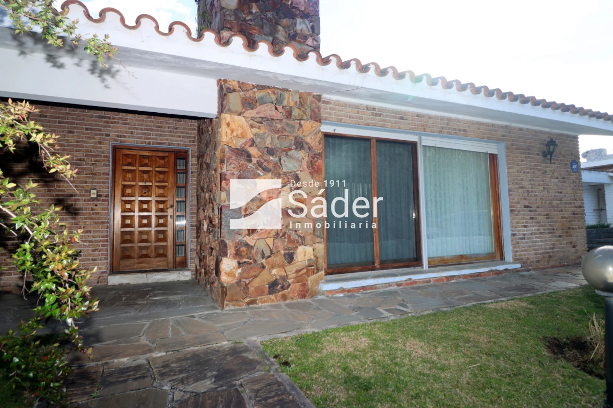 Casa ID.5308 - Casa en alquiler temporal. 4 dormitorios en Playa Mansa
