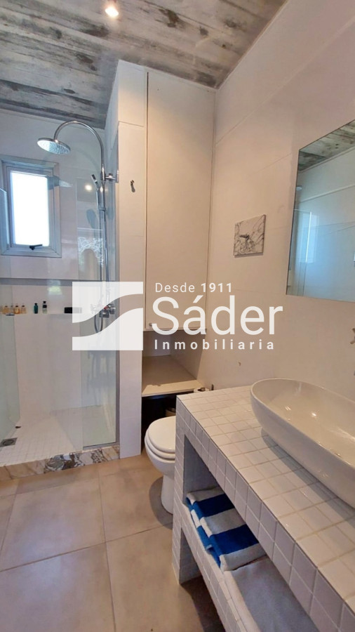 Casa ID.4437 - Casa moderna en Rincón del indio, con Piscina. 4 dorm. 