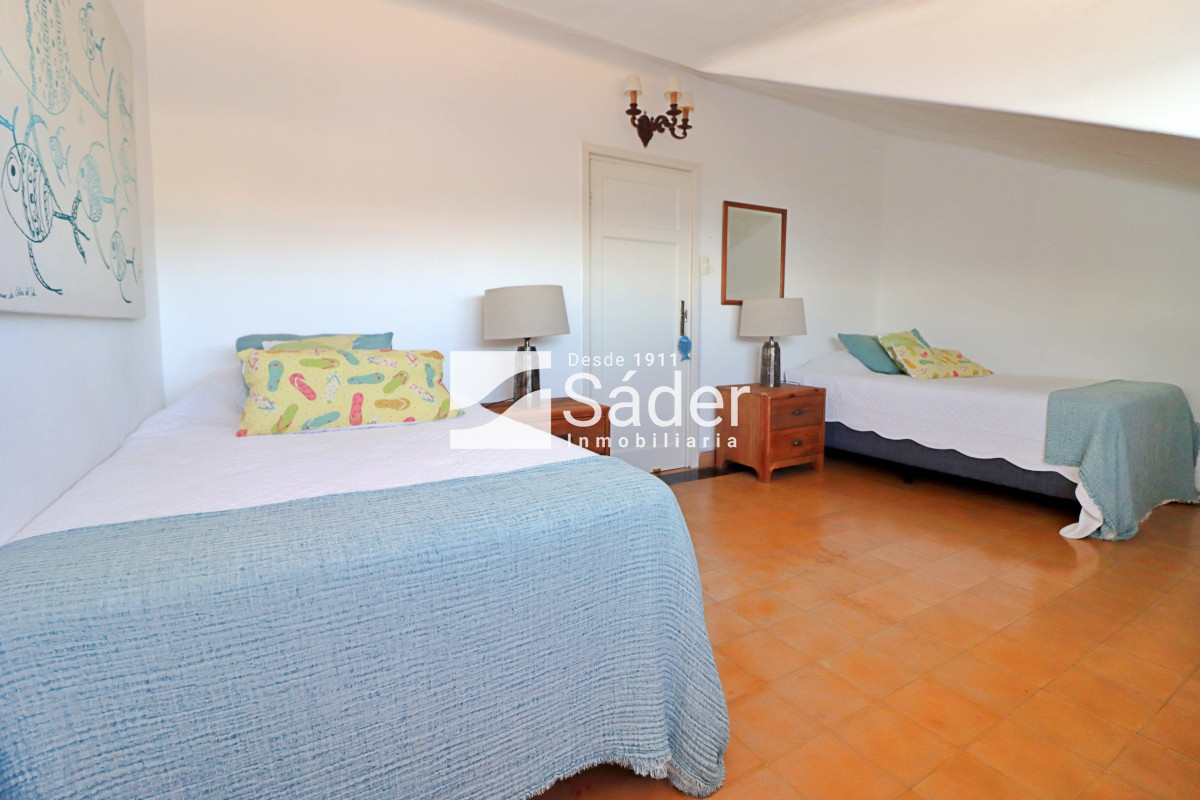 Casa ID.4364 - Casa en peninsula, primera linea frente al mar