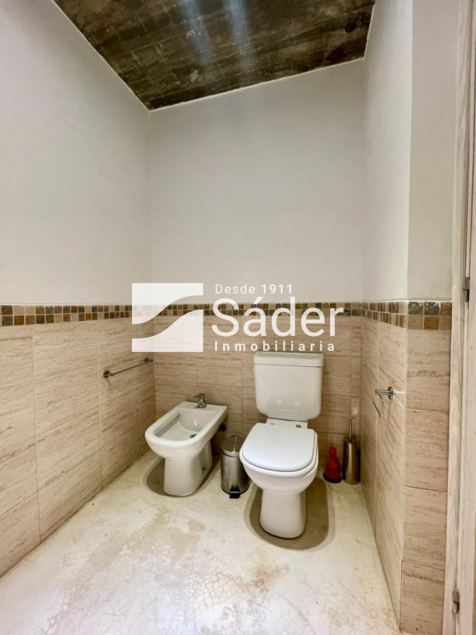 Casa ID.4604 - Casa en Rincón del Indio, alquiler y venta. 3 Suites, Amplio Jardín, Piscina y Parrillero 